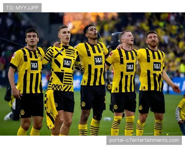 德甲多特蒙德半场3-0领先，高强度逼抢导致对手后场多次失误