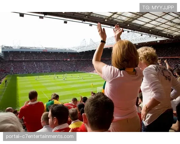 曼联官宣老特拉福德改造今夏开工提升球迷观赛体验